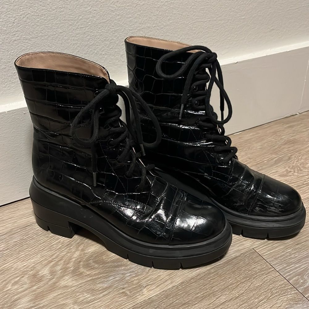 STUART WEITZMAN Nisha Black Croc-Embossed Leather Ankle Boots, Size 7 (EU 37.5) - Picture 5 of 16